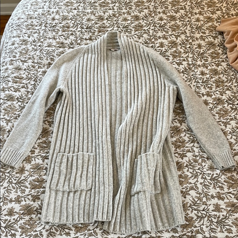 NWT Gap Light Gray Ribbed Cardigan